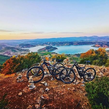 Bungalow Les Ruffes Du Salagou Clermont-lʼHérault エクステリア 写真